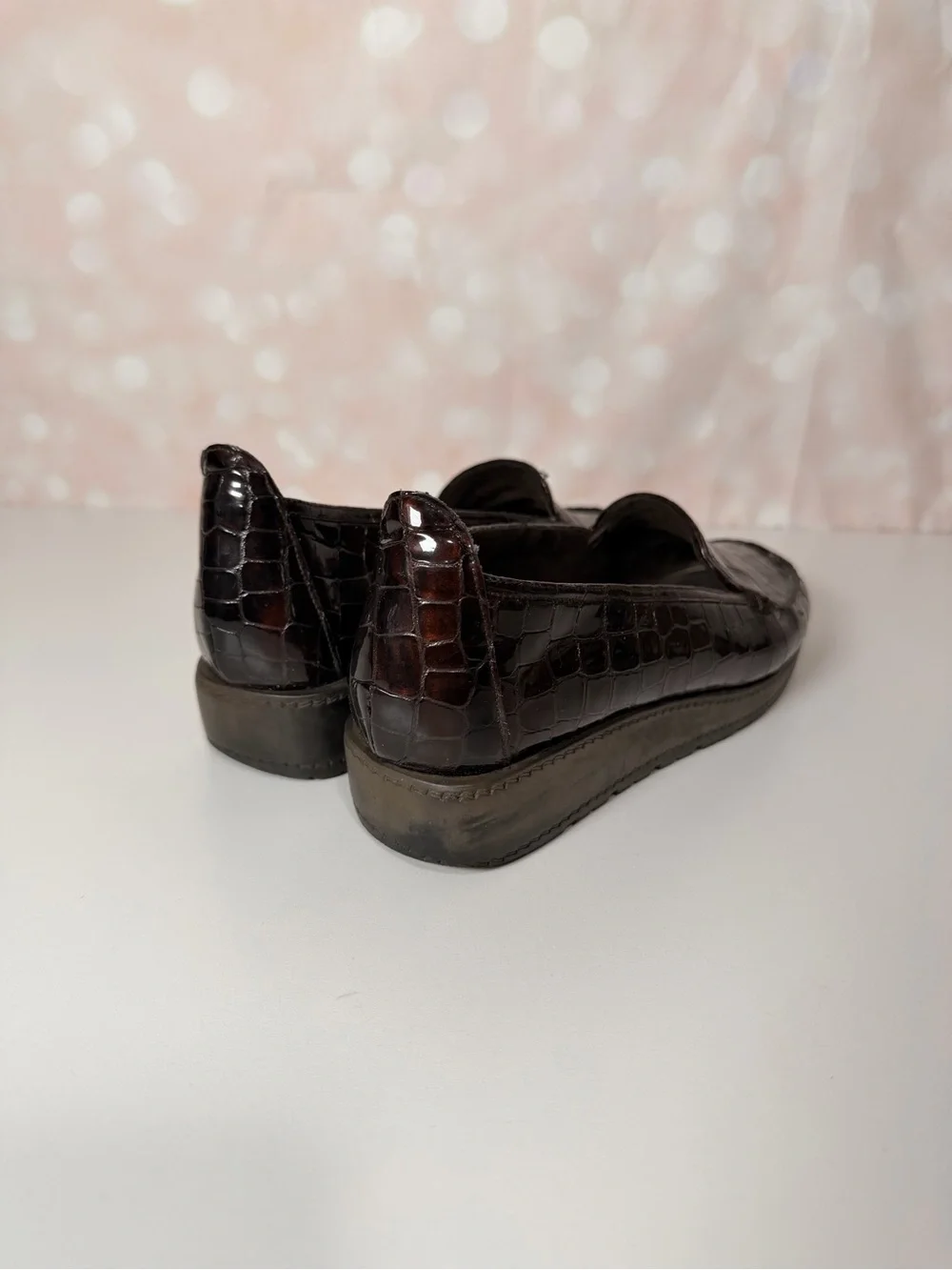 STUART WEITZMAN Maroon Leather Croc Loafer